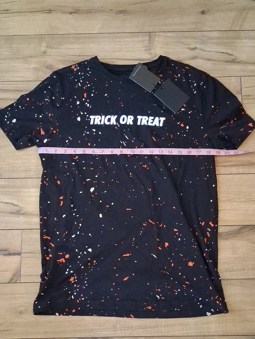 New Women's Trick or Treat Halloween Graphic Tee Short Sleeves Cotton Medium - Picture 11 of 14